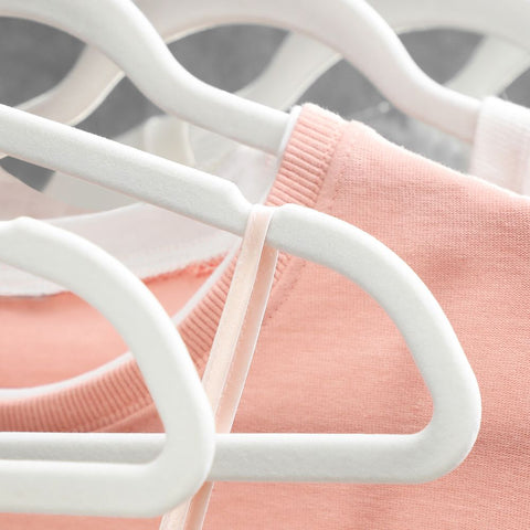 Rootz Set Of 20 Clothes Hangers - Velvet Hanger - With Rotating Hook - Plastic ABS - Metal Hook - White - 42 x 0.5 x 21.5 cm
