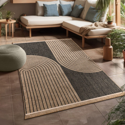 Durable Indoor Outdoor Rug – Soft Polypropylene – Elegant Pattern – Easy Care