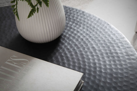 Rootz Modern Design Round Coffee Table - Elegant Slat Look - Hammered Table Top - Handcrafted - Unique - Powder-Coated Aluminum - 65cm x 65cm x 35cm