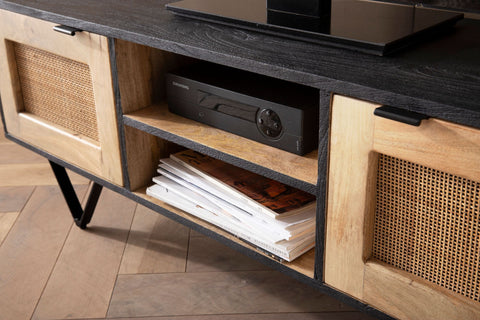 Rootz Modern Design TV-meubel - Lowboard - Mediaconsole - Bruin en Zwart - V-vormige poten - Canework Deurfronten - 120cm x 44cm x 35cm - Mangohout - Kabelgeleiding - Handgemaakt - Uniek - Antislipknoppen - 50kg laadvermogen