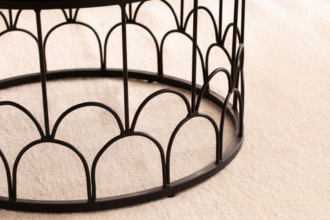 Rootz Handmade Coffee Table - Industrial Design - Round Table - Natural Wood Grain - Handcrafted - 60cm x 60cm x 36cm - Mango Solid Wood - Powder-Coated Iron - Black - Unique Piece - Floor Protectors - 15kg Load Capacity