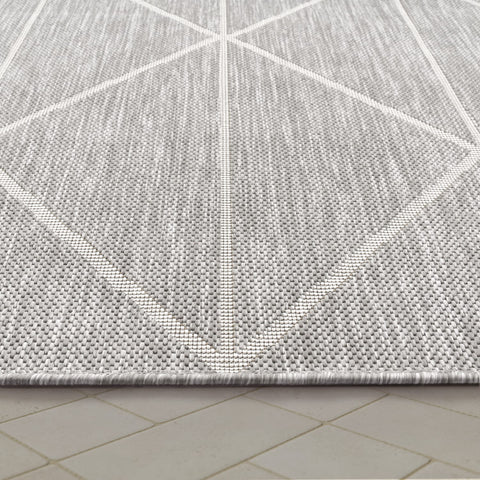 Flat-Woven Outdoor Rug – Scandinavian & Ethnic Diamond Pattern – Durable, Easy-Care, Versatile for Patio & Balcony