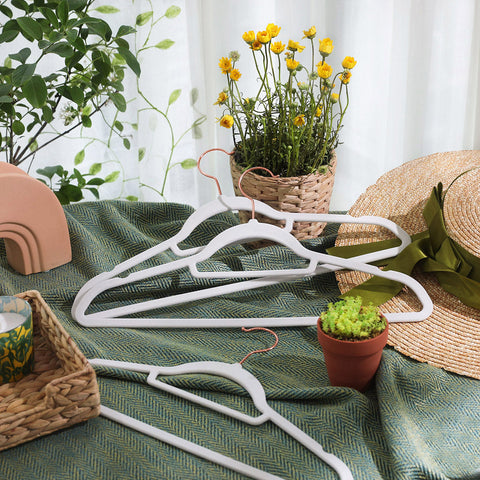 Rootz Velvet Hangers 30 Pack - Clothes Hangers - Space Savers - Double Closet Space - 45cm x 0.6cm x 23.5cm