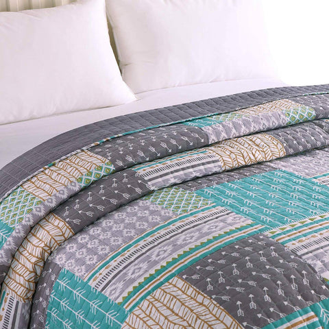 Rootz Luxurious Patchwork Bedspread - Quilt - Comforter - Exceptional Comfort - Stylish Design - Durable - Machine Washable - Sizes 150x200cm, 170x210cm, 220x240cm, 240x260cm