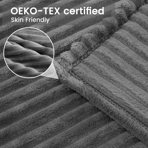 Rootz Cuddly Flannel Blanket - Fluffy Throw - Sofa Cover - Cozy Warmth - 150x200cm - Grey Strip Pattern