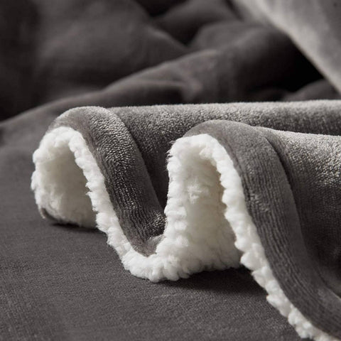 Rootz Cuddly Blanket - Fluffy Sherpa Wool Blanket - Warm Fleece Blanket - 150x200cm - Soft & Skin-Friendly - Cozy Sofa/Bed Throw - Double-Sided Design