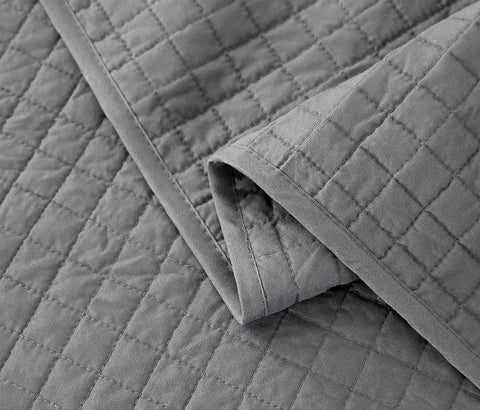 Rootz Quilted Blanket - Daily Blanket - Bed Cover - Breathable Comfort - 220 x 240 cm