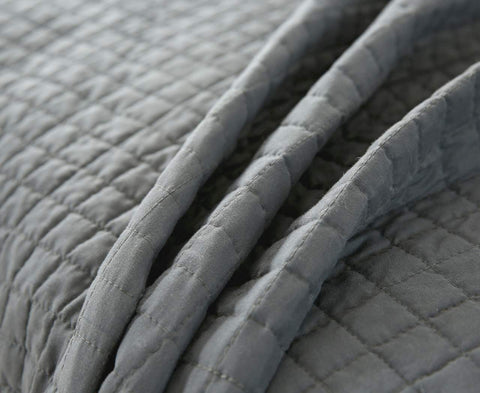 Rootz Patchwork Quilting Blanket - Bedspread - Reversible Blankets - Breathable Comfort - 170 x 210 cm - Grey, White