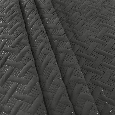 Rootz Daily Blanket - Bedding Cover - Quilt - Reversible Comfort - Grey - 240cm x 260cm - Modern Geometric Pattern