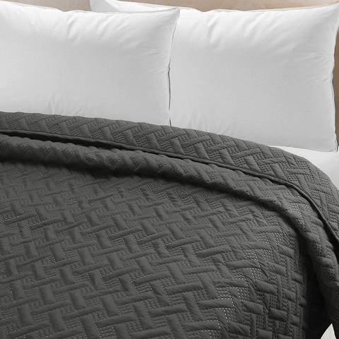 Rootz Geometric Bedspread - Duvet Cover - Reversible Quilt - 100% Microfiber - Modern Design - 170cm x 210cm, 220cm x 240cm, 240cm x 260cm