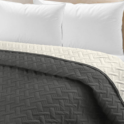 Rootz Daily Blanket - Geometric Coverlet - Microfiber Throw - Soft Comfort - 240cm x 260cm - Grey White Patchwork