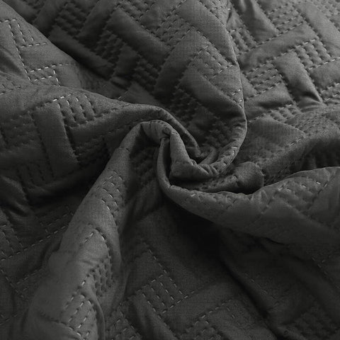 Rootz Daily Blanket - Geometric Coverlet - Microfiber Throw - Soft Comfort - 240cm x 260cm - Grey White Patchwork