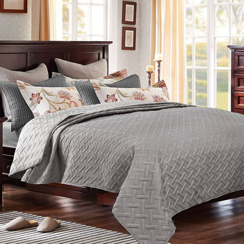 Rootz Daily Blanket - Bedspread - Quilted Throw - Reversible Comfort - 170 x 210 cm, Grey Geometric Pattern