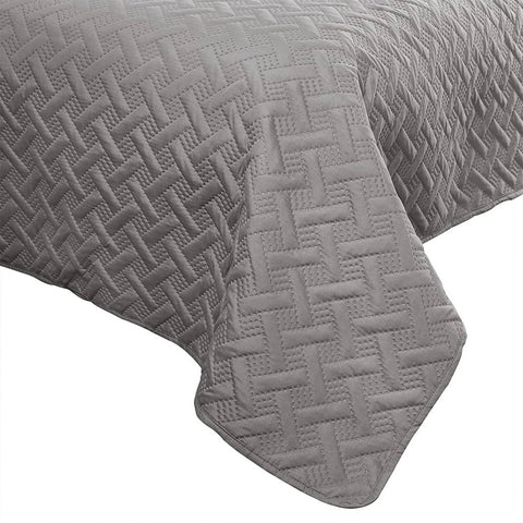 Rootz Daily Blanket - Bedspread - Quilted Throw - Reversible Comfort - 170 x 210 cm, Grey Geometric Pattern