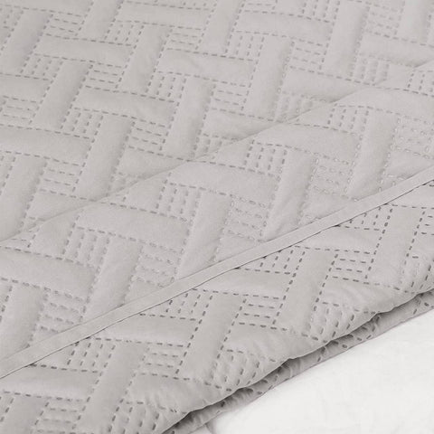 Rootz Daily Blanket - Geometric Throw - Microfiber Bedspread - Soft Comfort, Reversible -  Grey 220x240 cm