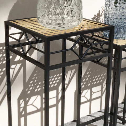 Rootz Bloemenstandaards - Set van 3 - Rond Stapelbaar - Rotan Effect - Metalen Poten - Binnen Buiten - Metaal - Zwart - Goud - 28L x 28W x 66H cm