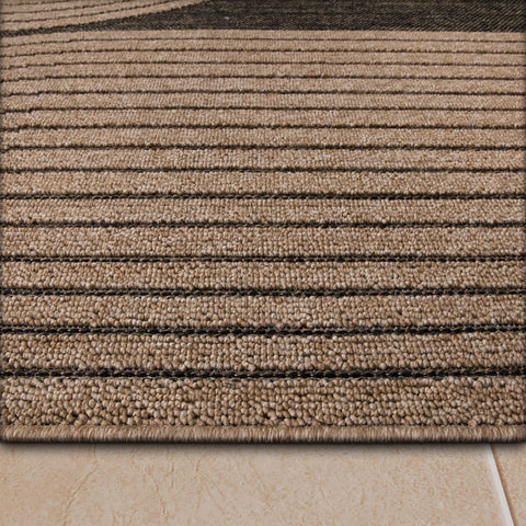 Durable Indoor Outdoor Rug – Soft Polypropylene – Elegant Pattern – Easy Care