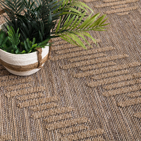 Durable Indoor Outdoor Rug – Polypropylene, Easy Care, Modern Patterns