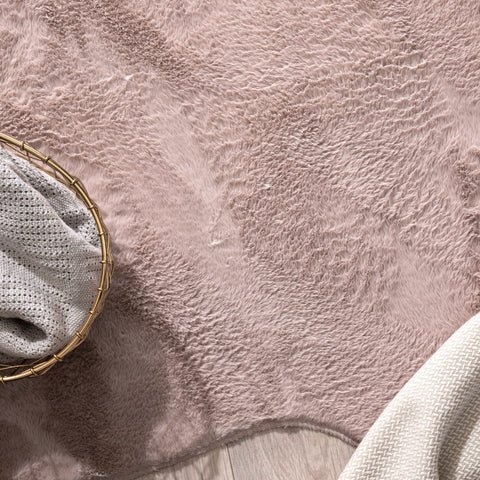 Faux Fur Rug – Soft & Fluffy – Easy to Clean – 12mm Short Pile – Durable & Cozy