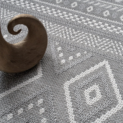 Flat-Weave Rug – Scandinavian Style – Geometric Pattern – Boho Chic – Indoor/Outdoor – Durable & Easy to Clean