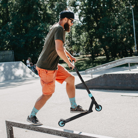 Rootz Pro Stunt Scooter - Kick Scooter - Freestyle Tricks - Safe Non-Slip Deck - 68L x 47.2W x 86H cm