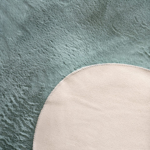 Faux Fur Rug – Soft & Fluffy – Short Pile – Easy Care – Cozy & Durable