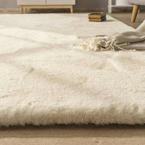 Fluffy Faux Fur Rug – High-Pile Softness – Durable & Easy-Care – Cozy Comfort