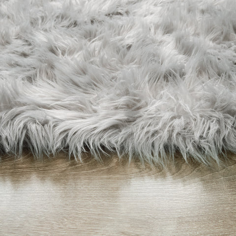 Faux Fur Rug – Ultra Soft & Fluffy – Durable, Easy Care & Animal Friendly