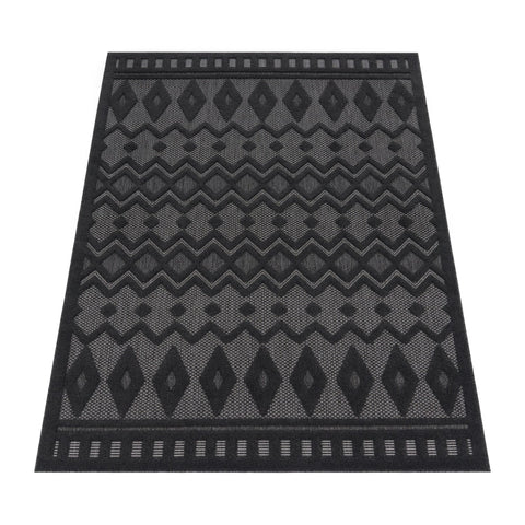 Indoor & Outdoor Rug – Geometric Design – Durable Short Pile – Easy to Clean – Versatile Use