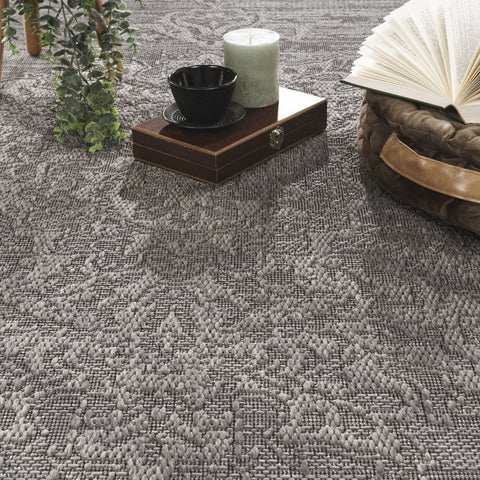 Oriental Outdoor Rug – Durable Polypropylene – Classic Floral & Geometric Motifs – Low Maintenance – Elegant Design for Patio or Balcony