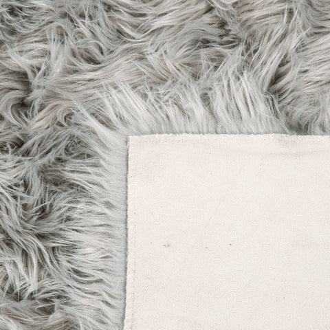Faux Fur Rug – Ultra Soft & Fluffy – Durable, Easy Care & Animal Friendly
