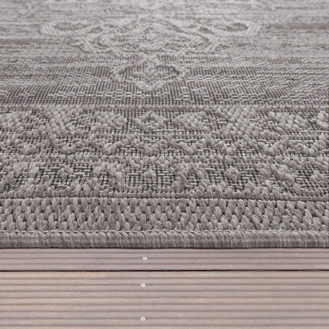 Oriental Outdoor Rug – Durable Polypropylene – Classic Floral & Geometric Motifs – Low Maintenance – Elegant Design for Patio or Balcony