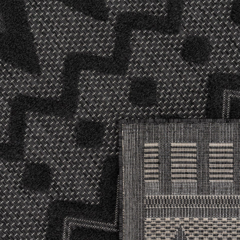 Indoor & Outdoor Rug – Geometric Design – Durable Short Pile – Easy to Clean – Versatile Use