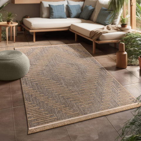 Durable Indoor Outdoor Rug – Polypropylene, Easy Care, Modern Patterns
