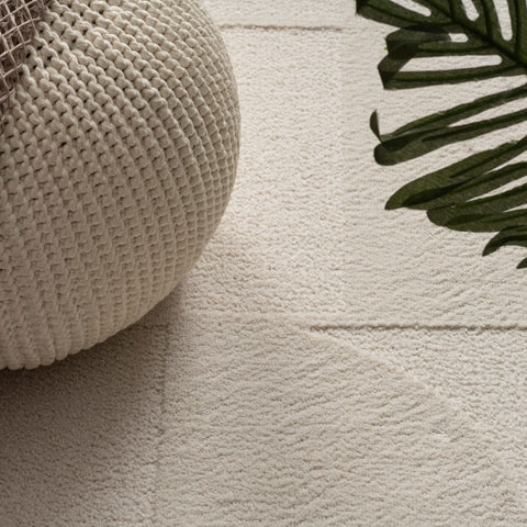 High-Pile Rug – Modern Geometric Pattern – Soft, Durable & Cozy – Easy Care