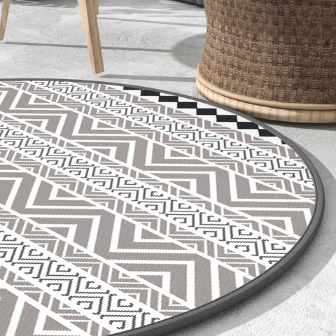 Rootz Outdoor Rug - Patio Rug - Weather Resistant - Modern Design - Non-woven Fabric -  Black + White - 365cm x 274cm x 0.3cm