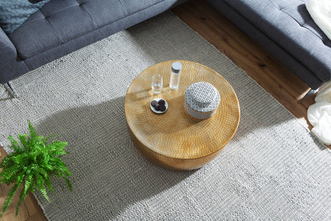 Rootz Couchtisch – goldener Aluminium-Beistelltisch – orientalischer runder Couchtisch – Wohnzimmertisch aus gehämmertem Metall – moderner Lounge-Tisch im indischen Stil – 75 x 31 x 75 cm 