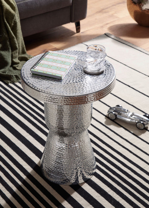 Rootz Side Table -  Silver Aluminum Design - Oriental Round Decoration Table - Modern Metal Designer Filing Table - Small Table - Small Hammered Accent Table - 43x59x43cm