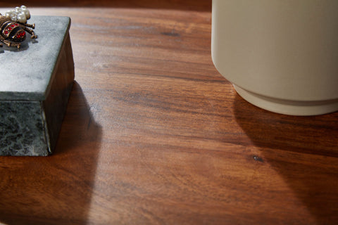 Rootz Salontafel - Sheesham Hout - Niervorm met Metalen Poten - Moderne Woonkamertafel - 71x42x40cm