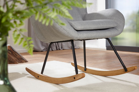 Rootz Rocchair - Moderne schommelfauteuil van grijze stof - Houten frame - Gestoffeerde relaxstoel - 75x110x88,5CM