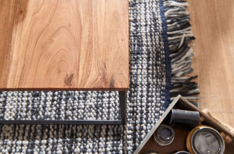 Rootz Couchtisch – Akazienholz mit Metallrahmen – Wohnzimmertisch im Industriestil – Couchtisch aus Massivholz – 60 x 60 x 41 cm