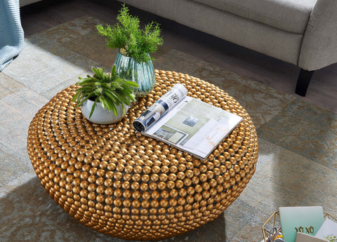 Rootz Couchtisch – Goldfarbenes Aluminium – Großer runder Wohnzimmertisch aus Metall – Sofatisch im orientalischen Design – Großer runder Couchtisch – 85 x 85 x 35 cm