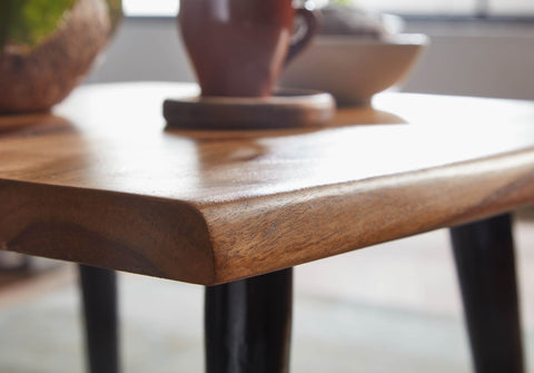 Rootz Couchtisch – Sheesham-Holz mit Baumkante – quadratischer Metallrahmen – kleiner moderner Wohnzimmertisch – 50 x 50 x 40 cm 