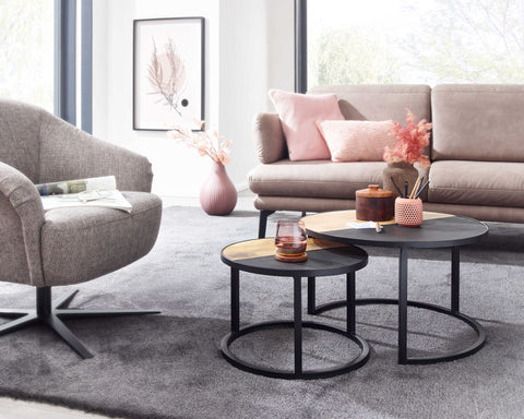 Rootz Couchtisch – 2er-Set runder Couchtisch aus Stein – Beistelltisch im modernen Design – runde Wohnzimmertische – Holztisch mit Satztischen aus Metall – massives Mangoholz 