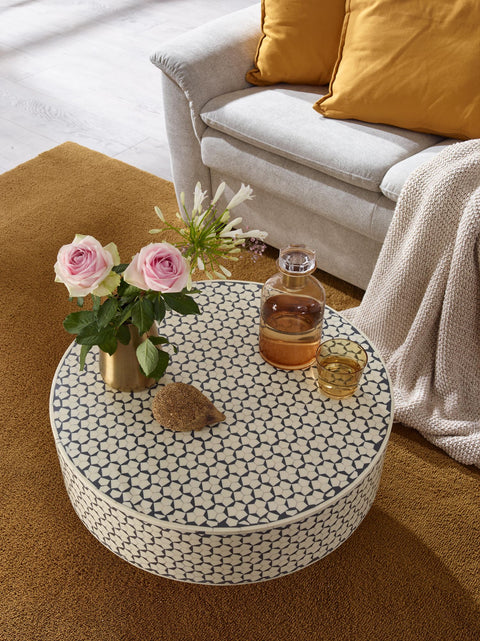 Rootz White Synthetic Resin Coffee Table - Gold Metal Base - Modern Design - Round Living Room Side Table - Small Coffee Table - 60x60x35 cm