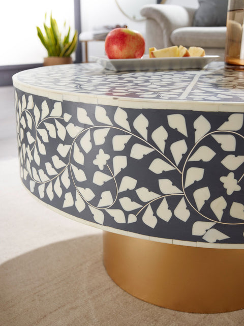 Rootz Coffee Table - Gold Metal Base - Modern Design - Round Living Room Side Table - Gray Synthetic Resin Small Coffee Table - 60x60x35 cm