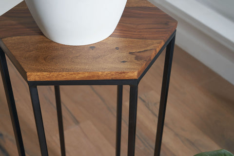 Rootz Beistelltisch 3er-Set Sheesham Massivholz - Satztisch aus Metall sechseckig - Wohnzimmertisch Anbautisch Industrial - 3-teiliger Couchtisch Wohnzimmer - Holztisch Blumenhocker 