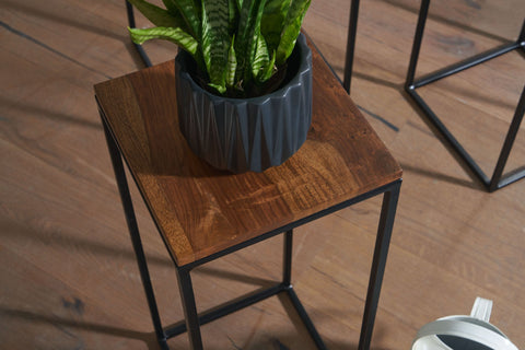 Rootz Beistelltisch 3er-Set Sheesham Massivholz – Satztisch aus Metall quadratisch – Wohnzimmertisch Anbautisch Industrial – 3-teiliger Couchtisch Wohnzimmer – Holztisch Blumenhocker 