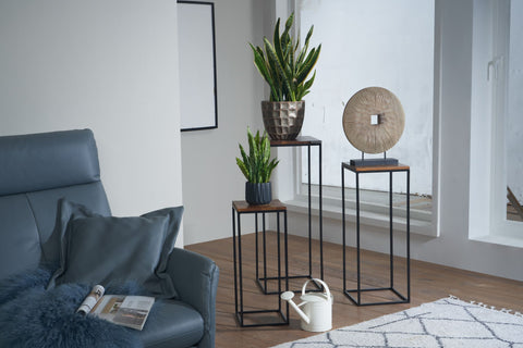 Rootz Beistelltisch 3er-Set Sheesham Massivholz – Satztisch aus Metall quadratisch – Wohnzimmertisch Anbautisch Industrial – 3-teiliger Couchtisch Wohnzimmer – Holztisch Blumenhocker 