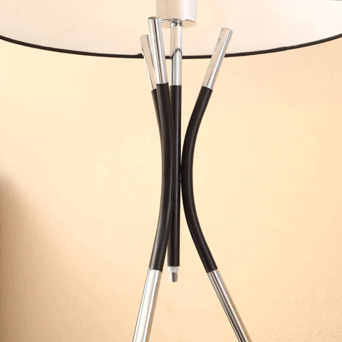 Rootz Floor Lamp - Tripod Floor Lamp - Modern Floor Lamp With E27 Socket - Living Room - Bedroom - Black + Silver - 73 cm x 73 cm x 146 cm